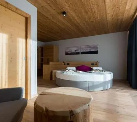 Hotel Arnica Mountain